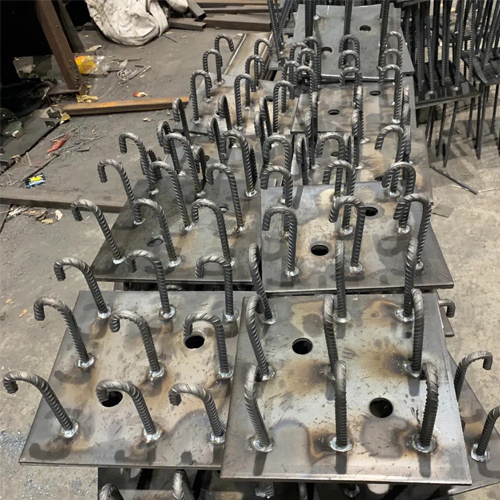 图纸中如何确定十堰预埋件的位置？